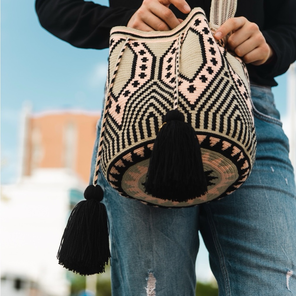 Moda Wayuu Bag - Picture 7 of 8